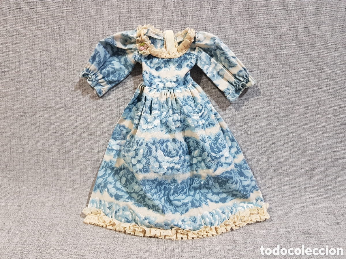 Mu&ntilde;ecas Nancy y Lucas: NANCY, VESTIDO NOSTALGIA COLOR AZUL DE FLORES. CON ETIQUETA.