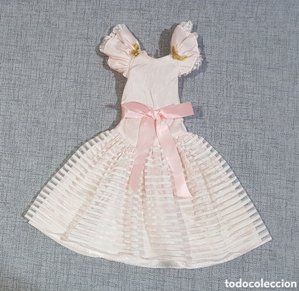 Mu&ntilde;ecas Nancy y Lucas: NANCY, VESTIDO ROSA Y BLANCO CON LAZO. CON ETIQUETA.