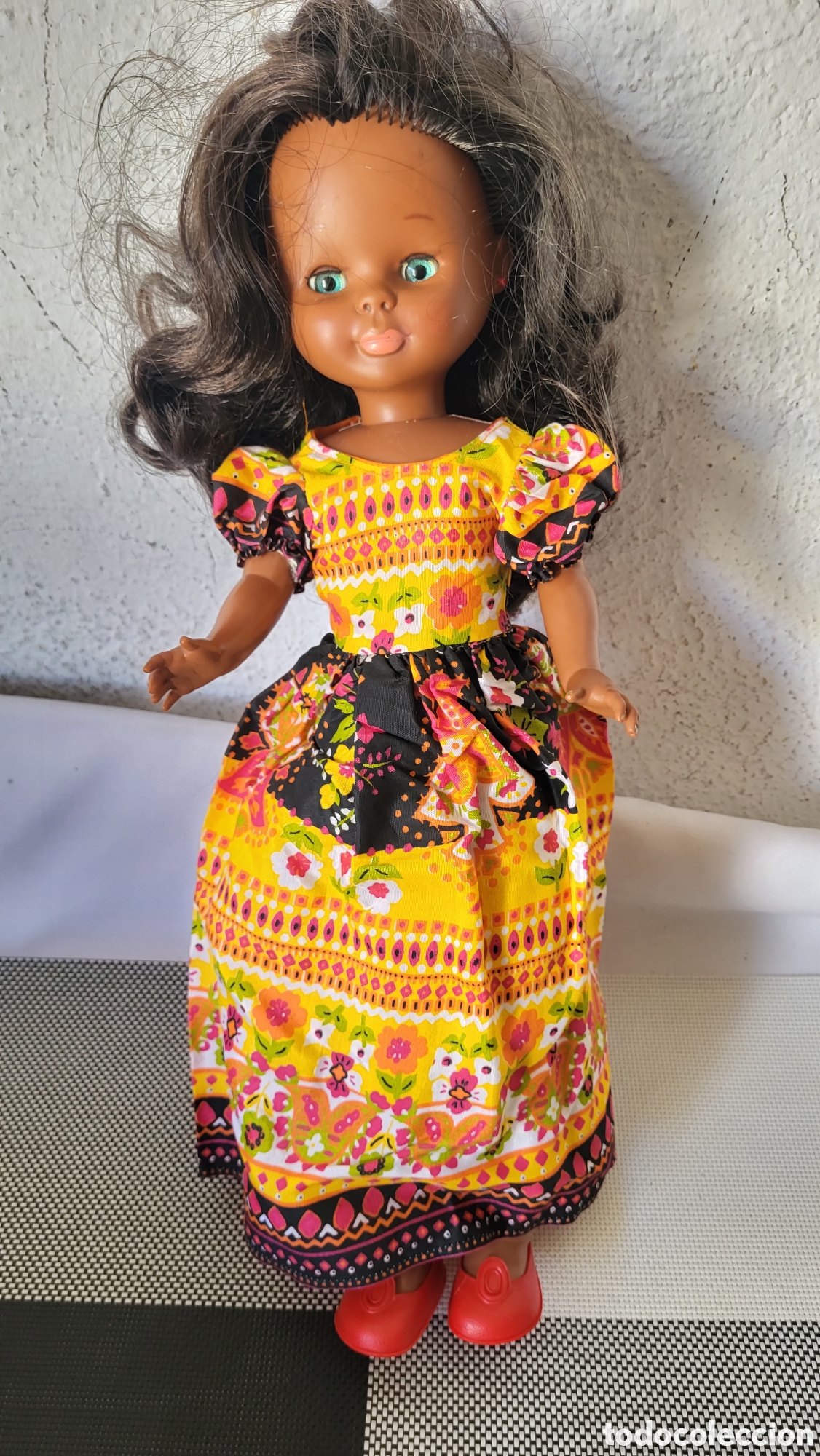 Mu&ntilde;ecas Nancy y Lucas: Mu&ntilde;eca antigua Nancy negrita