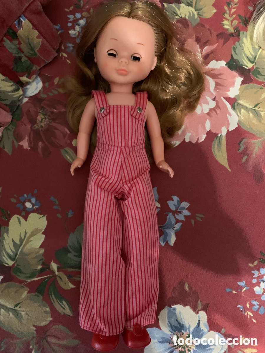 Mu&ntilde;ecas Nancy y Lucas: Conjunto Granja de la mu&ntilde;eca Nancy original Famosa peto-camisa