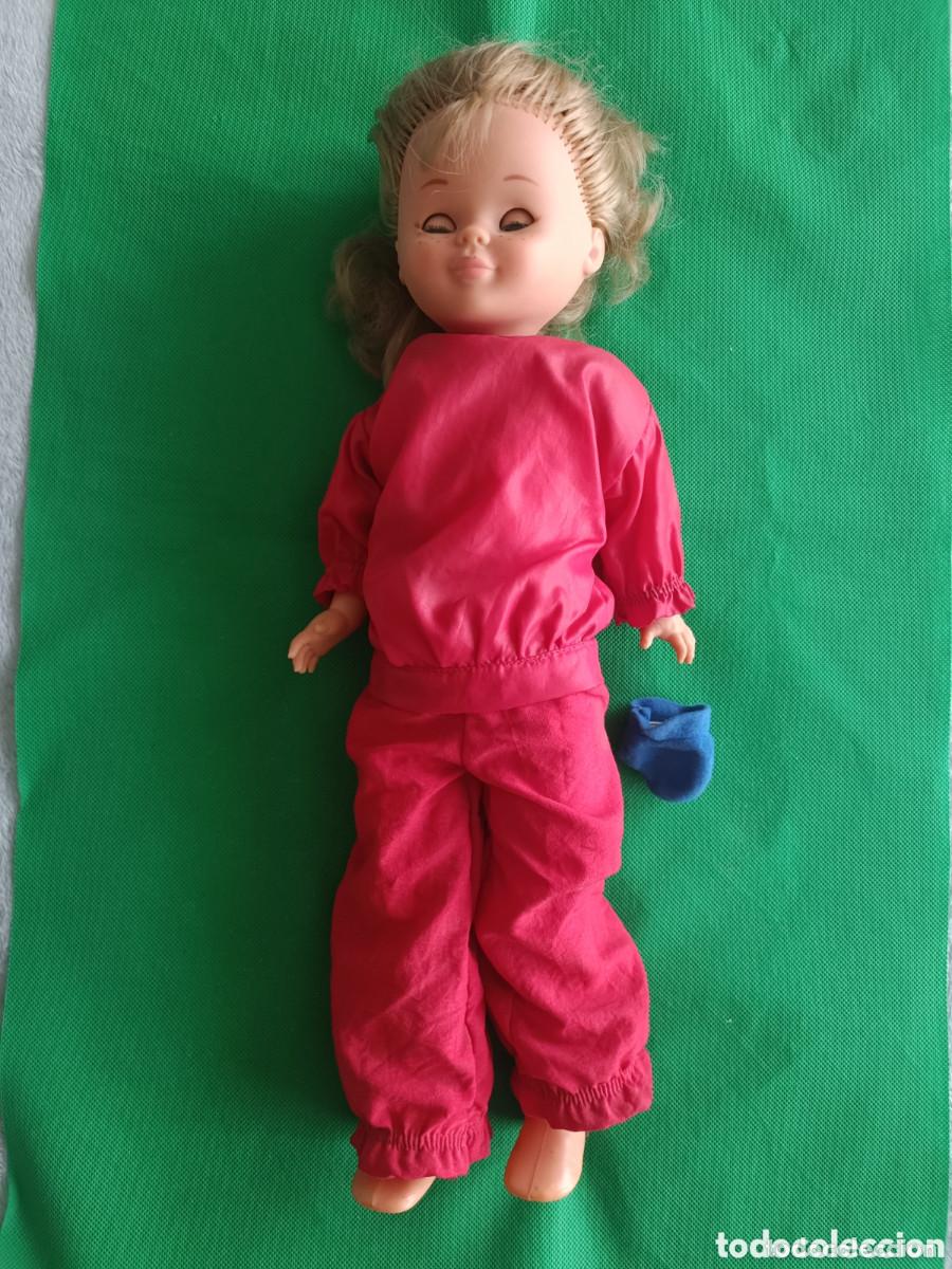 Mu&ntilde;ecas Nancy y Lucas: Nancy a pilas traje de esqui Famosa Made in Spain