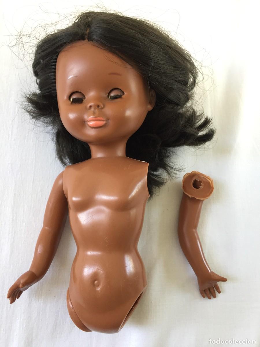 Mu&ntilde;ecas Nancy y Lucas: Cabeza y brazos duros de nancy negra, con piernas sueltas - Solo famosa