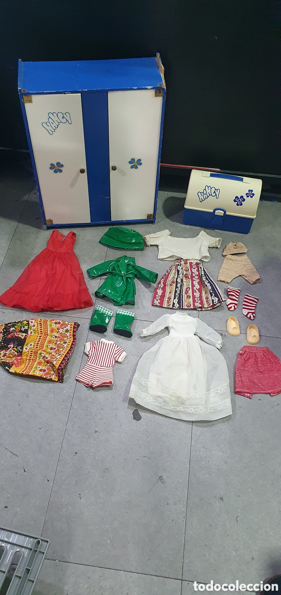 Nancy and Lucas Dolls: SALIDA 0.01&euro;. Lote de Nancy armario, maletin y ropa. (L135)