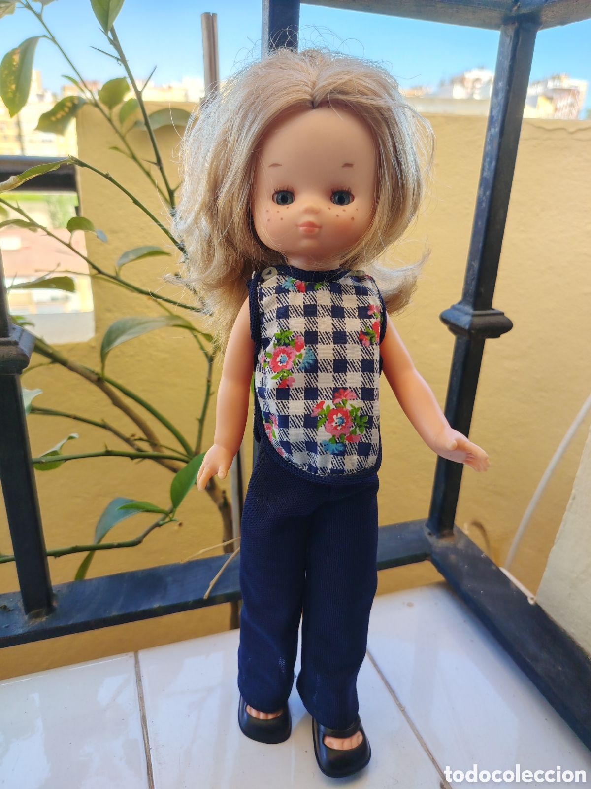 Mu&ntilde;ecas Nancy y Lucas: ANTIGUA LESLY CON VESTIDO MODELO CASA