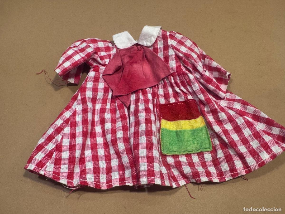 Mu&ntilde;ecas Nancy y Lucas: NANCY BLUSA ROJA CUADROS CONJUNTO PINTORA -CONSERVA LA ETIQUETA ORIGINAL DE FAMOSA (G)