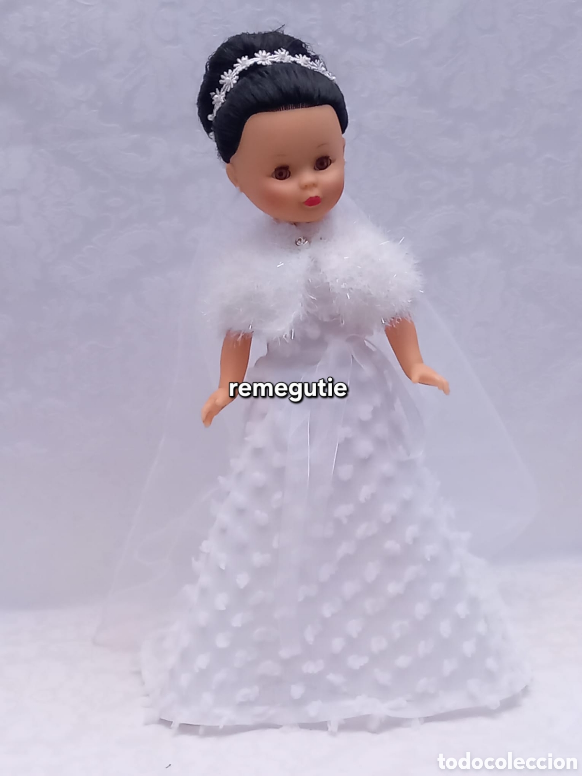 Mu&ntilde;ecas Nancy y Lucas: Vestido, capita y velo para nancy se viste de novia