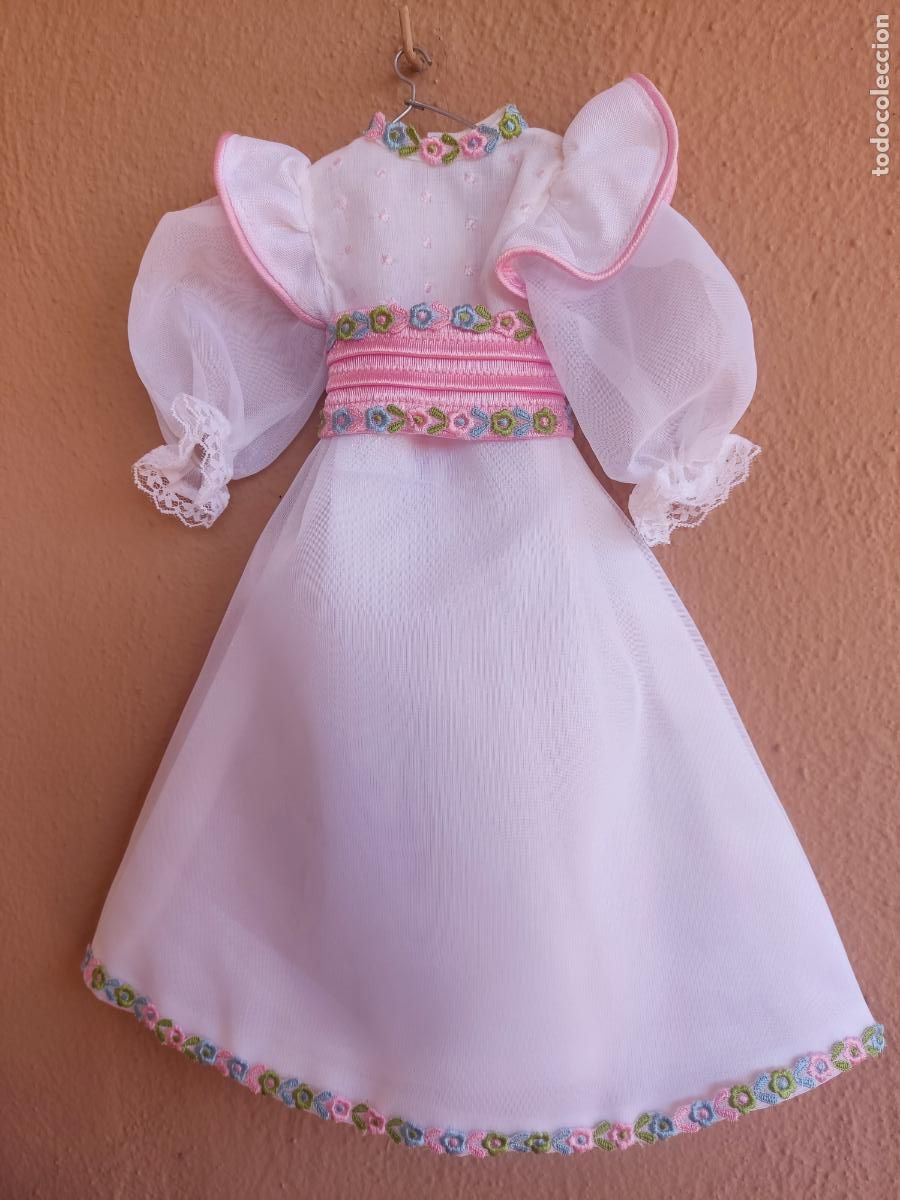 Mu&ntilde;ecas Nancy y Lucas: Vestido/traje de comuni&oacute;n de Nancy de 1989.