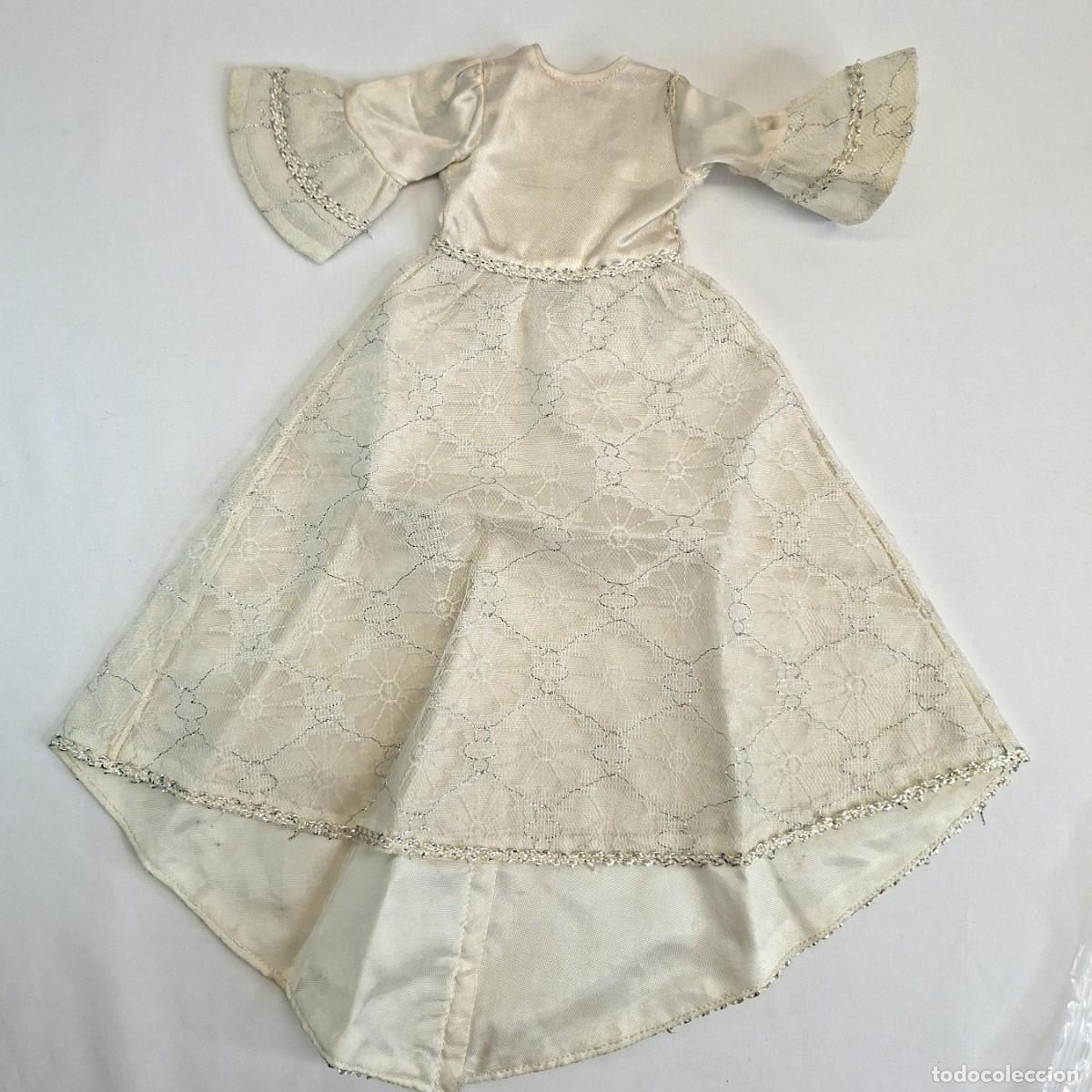 Mu&ntilde;ecas Nancy y Lucas: VESTIDO NOVIA NANCY A&Ntilde;OS 70. (Le falta arreglo). VERSI&Oacute;N HILO DORADO.