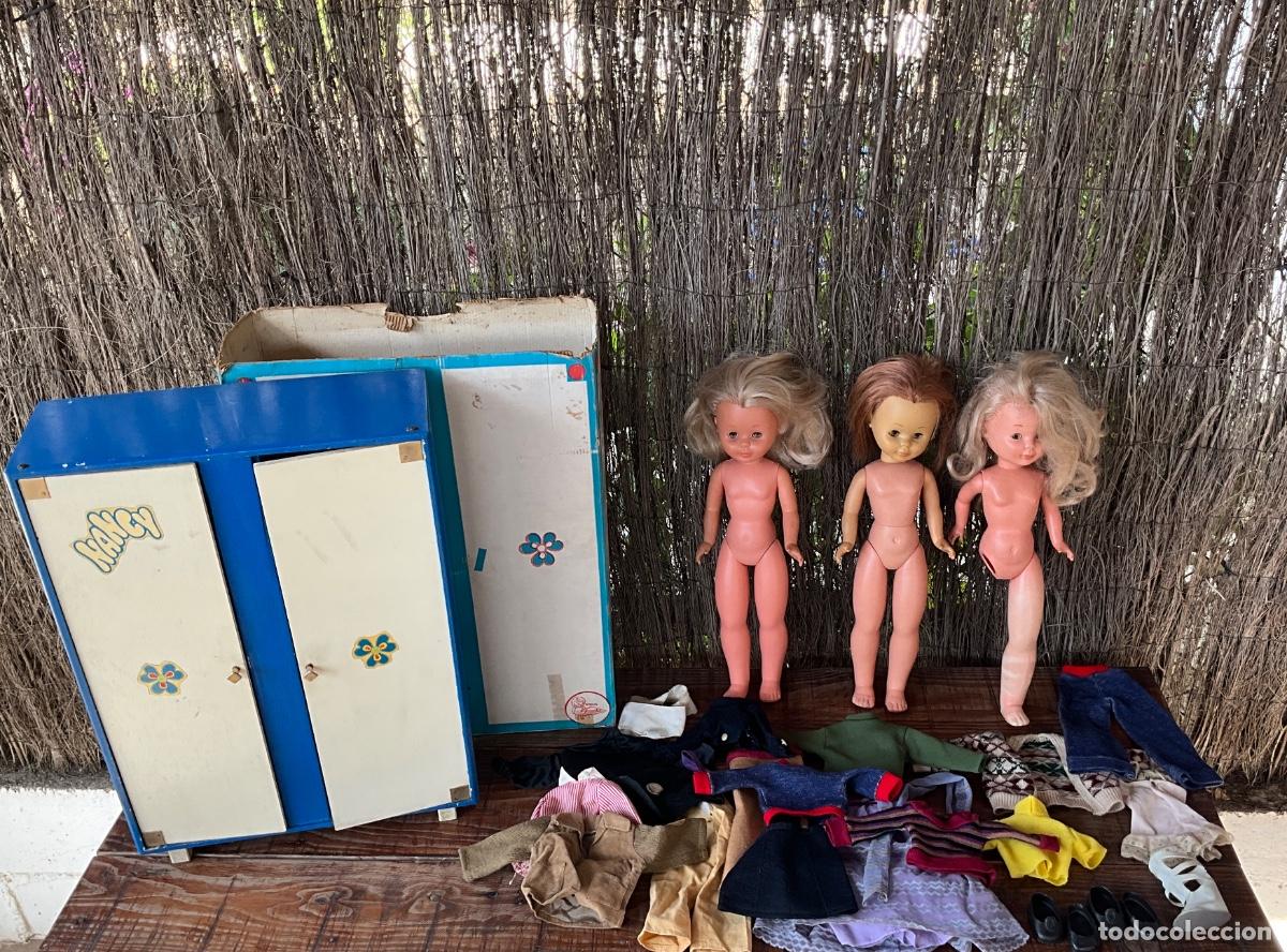 Mu&ntilde;ecas Nancy y Lucas: LOTE DE TRES NANCYS PARA RESTAURAR - ARMARIO CON CAJA ORIGINAL Y LOTE DE ROPA