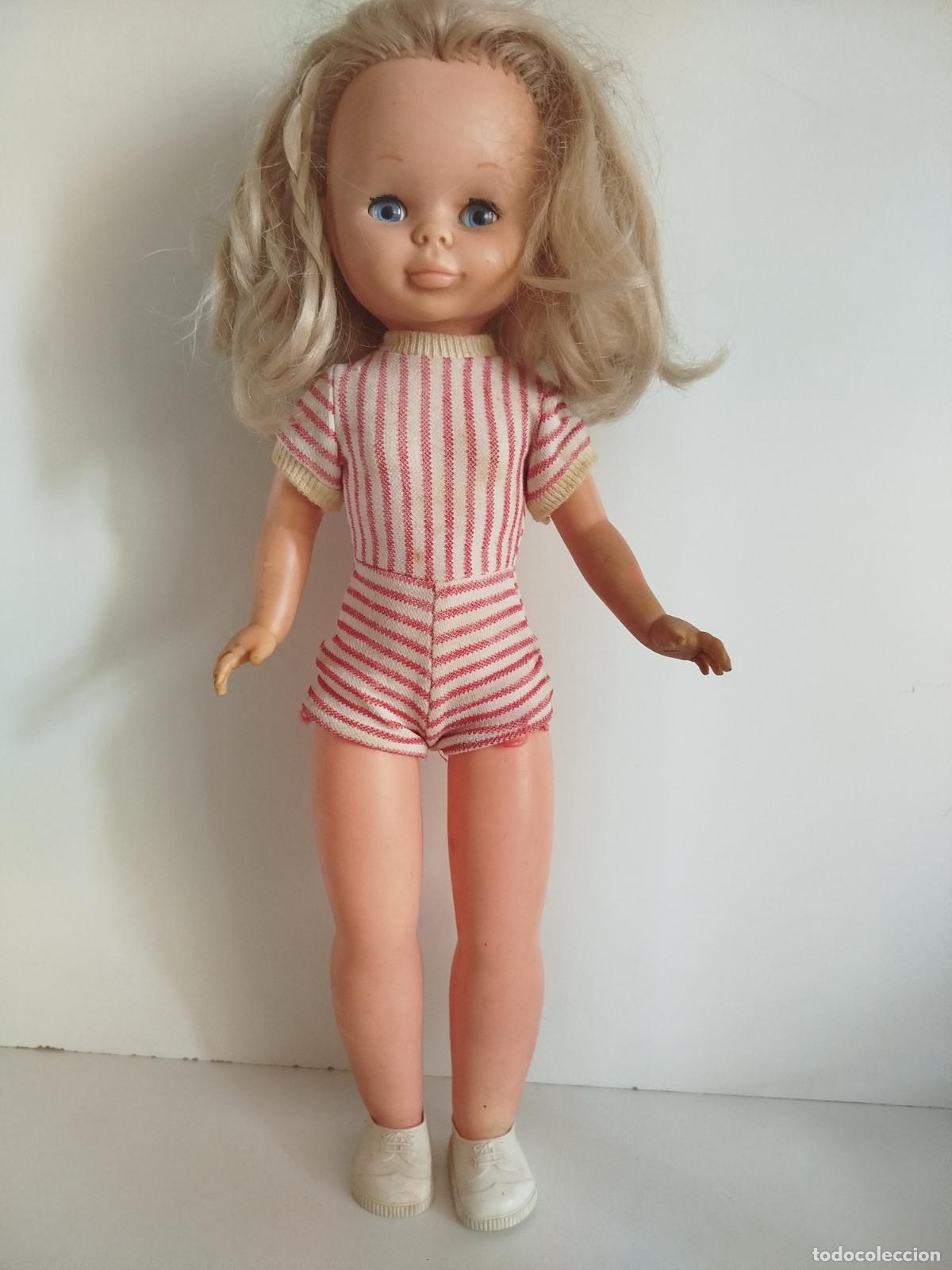 Mu&ntilde;ecas Nancy y Lucas: Antigua Mu&ntilde;eca Nancy de Famosa (A&ntilde;os 70) &ndash; Ojos Margarita, Pendientes de Origen y Pelele Mixto
