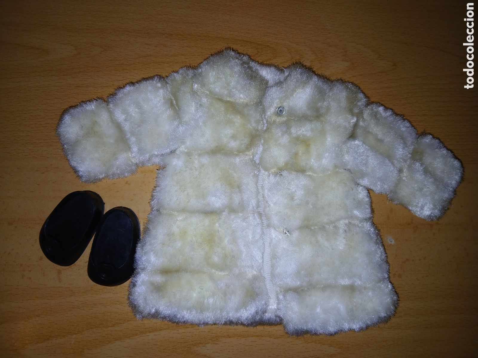 Mu&ntilde;ecas Nancy y Lucas: NANCY DE FAMOSA ABRIGO DE VISON BLANCO Y ZAPATOS NEGROS DE BOTON CONJUNTO NOCHE DE ESTRENO A&Ntilde;OS 70