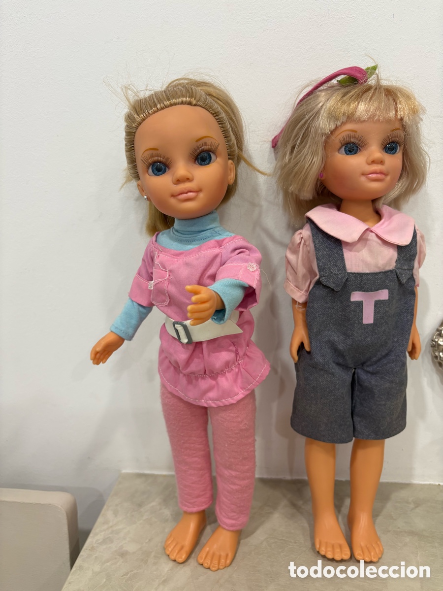 Mu&ntilde;ecas Nancy y Lucas: Dos Nancys modernas , una lleva ropa de origen. Bien conservadas