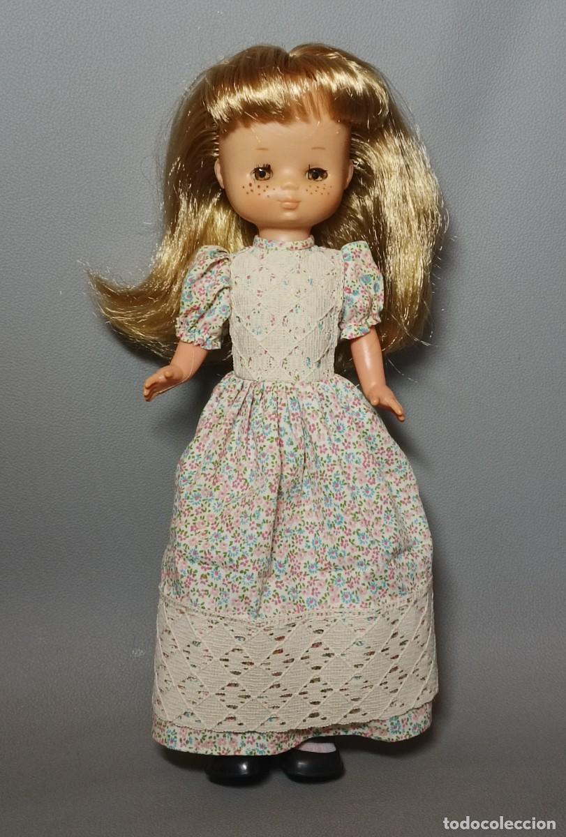 Mu&ntilde;ecas Nancy y Lucas: Mu&ntilde;eca Lesly con conjunto Liberty N&ordm;5 - Foto 2