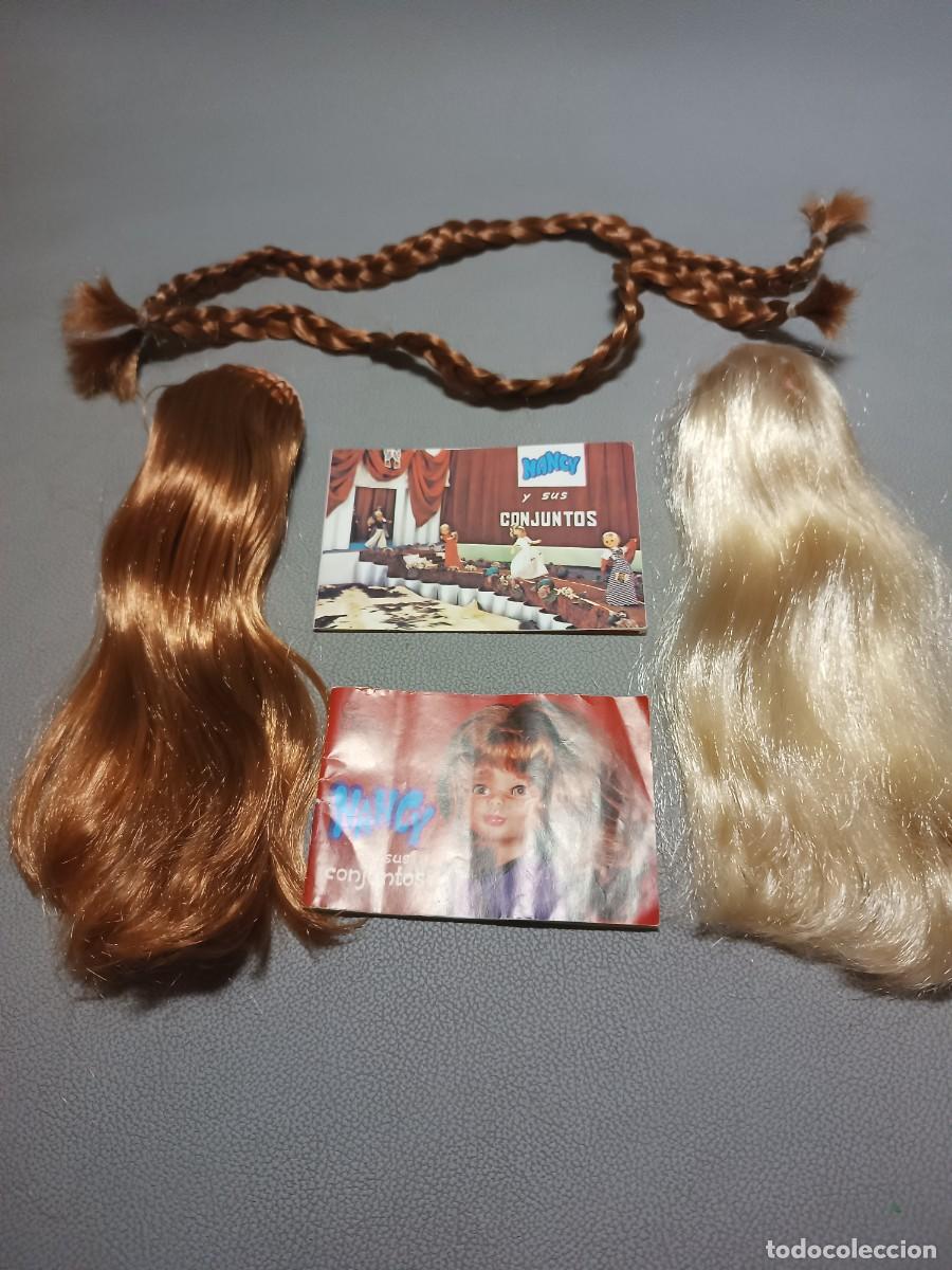 Mu&ntilde;ecas Nancy y Lucas: Lote de mu&ntilde;eca Nancy, 2 postizos, 2 catalogos y 2 trenzas, a&ntilde;os 70