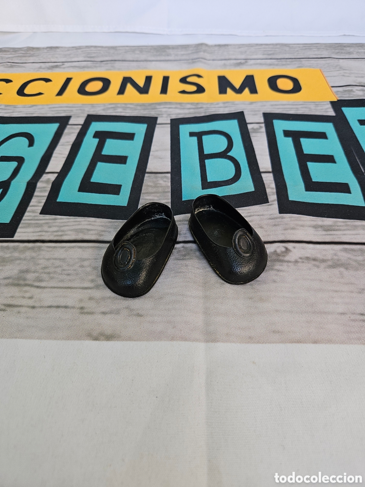 Bonecas Nancy e Lucas: ZAPATOS DE COLOR NEGRO, BOTON FAMOSA 3 PARA MU&Ntilde;ECA NANCY