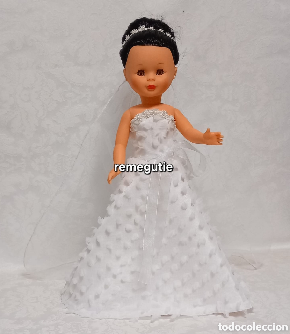 Mu&ntilde;ecas Nancy y Lucas: Vestido y velo para mu&ntilde;ecas nancy