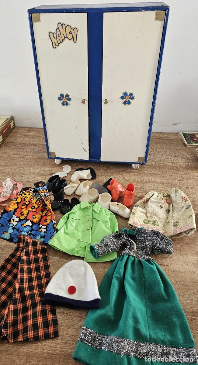 Mu&ntilde;ecas Nancy y Lucas: NANCY DE FAMOSA - Armario zapatos y vestidos varios