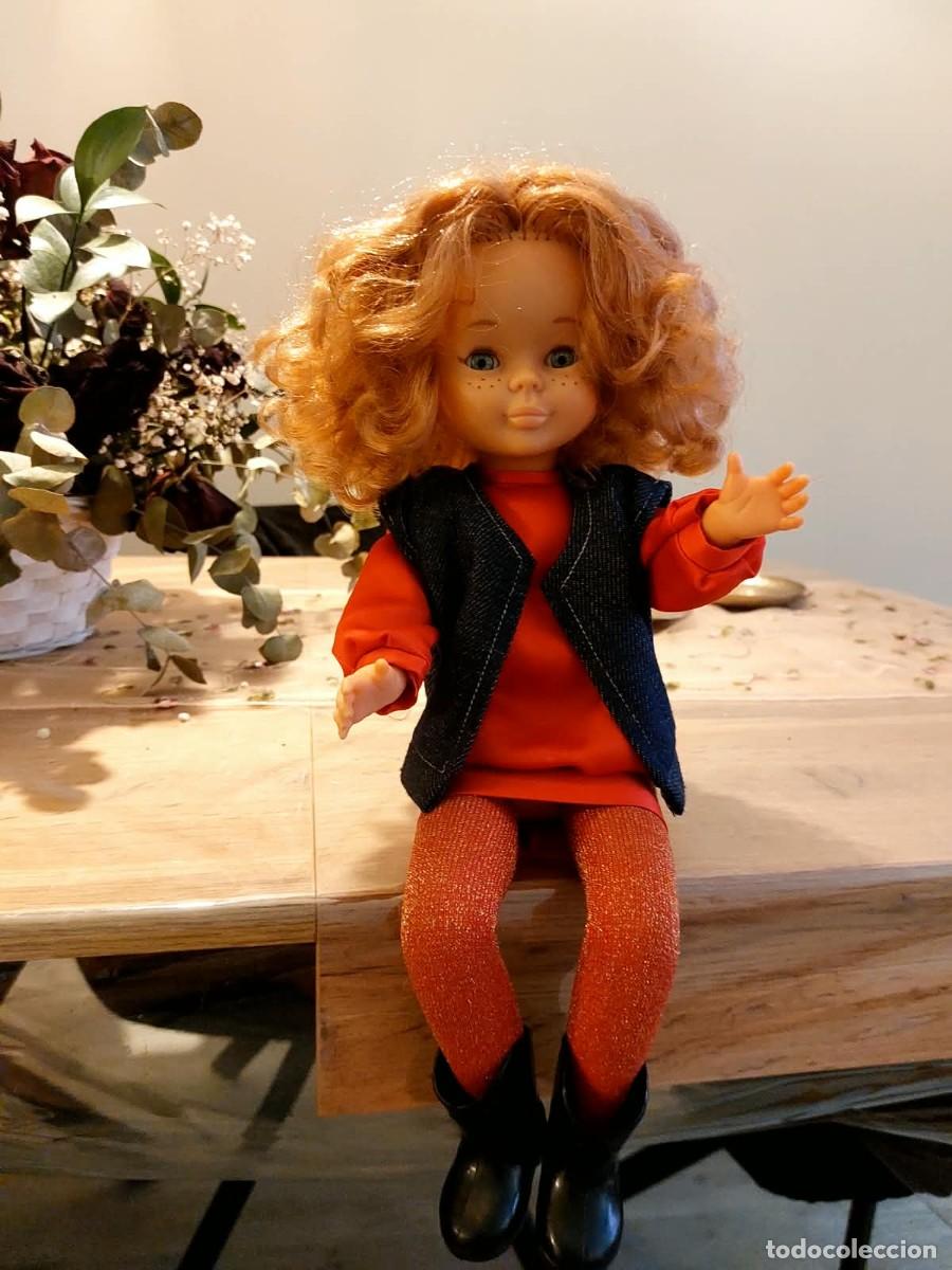 Mu&ntilde;ecas Nancy y Lucas: NANCY PIERNAS FLEXIBLES PELIRROJA DE PELO RIZADO DE ORIGEN Y OJOS AZULES