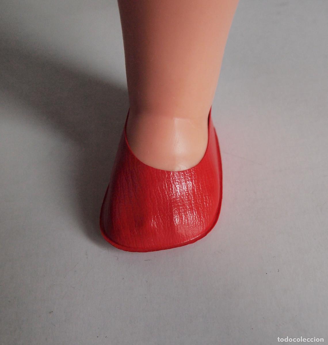 Mu&ntilde;ecas Nancy y Lucas: Zapato izquierdo tama&ntilde;o Nancy. Desconozco mu&ntilde;eca