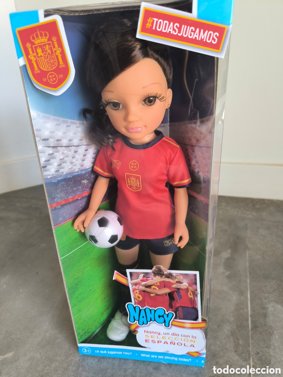 Poup&eacute;es Nancy et Lucas: Nancy un d&iacute;a con la selecci&oacute;n espa&ntilde;ola