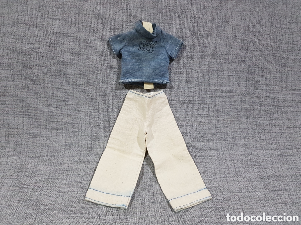 Nancy and Lucas Dolls: LESLY, LA HERMANITA DE NANCY. CONJUNTO PANTAL&Oacute;N BLANCO Y CAMISETA AZUL. FAMOSA