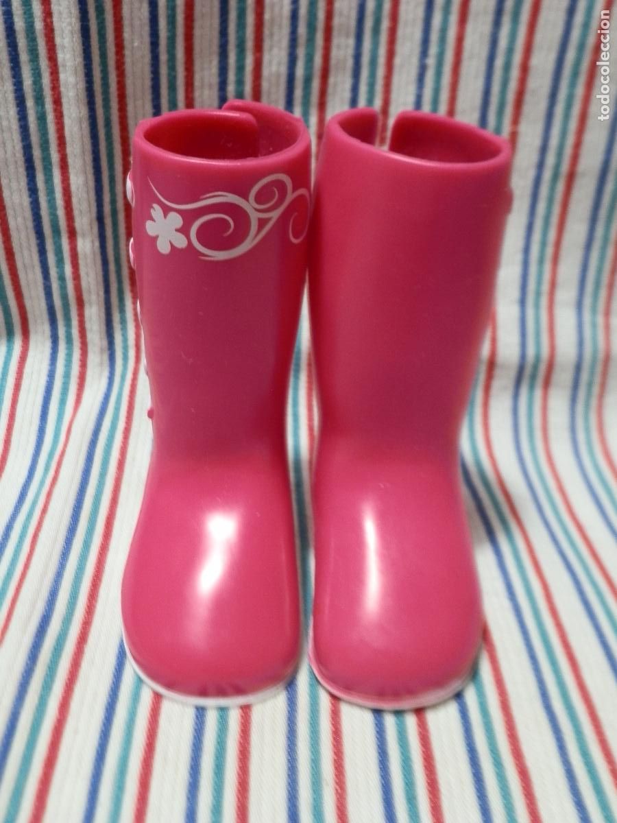 Mu&ntilde;ecas Nancy y Lucas: FAMOSA, BOTAS DE AGUA DE NANCY NEW