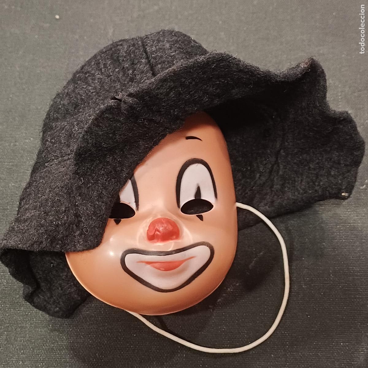 Mu&ntilde;ecas Nancy y Lucas: MASCARA Y GORRO PAYASO PARA NANCY DE FAMOSA.