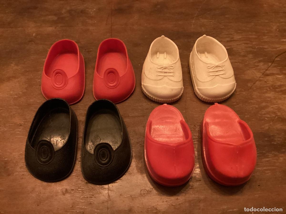 Mu&ntilde;ecas Nancy y Lucas: LOTE 4 PARES ZAPATOS ZUECOS FAMOSA. NANCY.