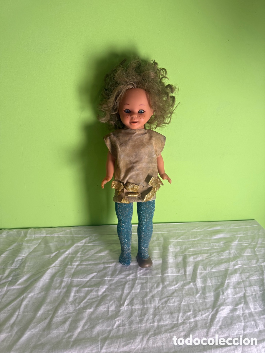 Mu&ntilde;ecas Nancy y Lucas: Mu&ntilde;eca Famosa antigua de ojos azules y pelo rizado. Para limpiar y restaurar.