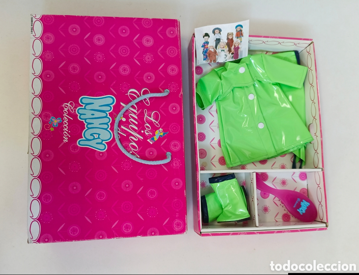 Mu&ntilde;ecas Nancy y Lucas: Nancy Quir&oacute;n colecci&oacute;n los equipos, chubasquero verde, botas y pa&ntilde;uelo en caja