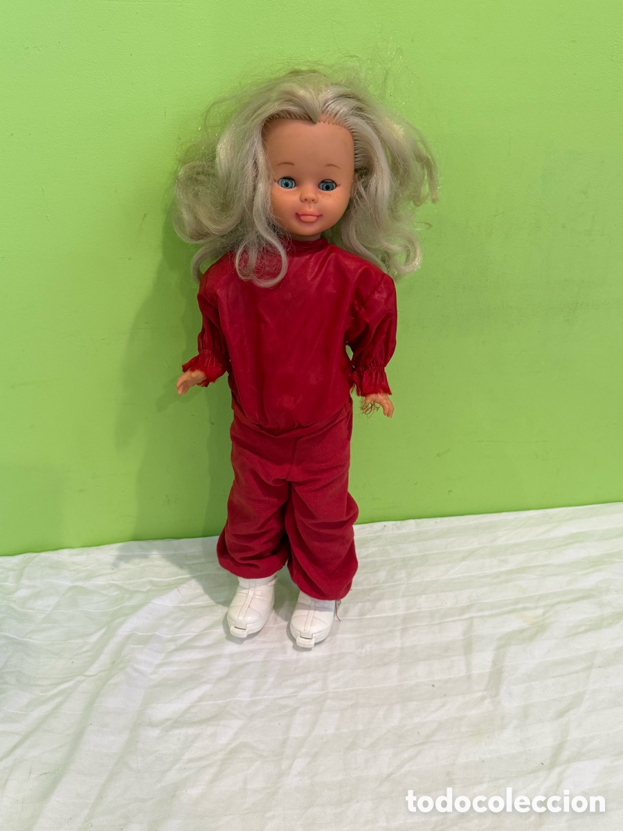 Mu&ntilde;ecas Nancy y Lucas: Mu&ntilde;eca Nancy Esquiadora de Famosa con vestimenta original