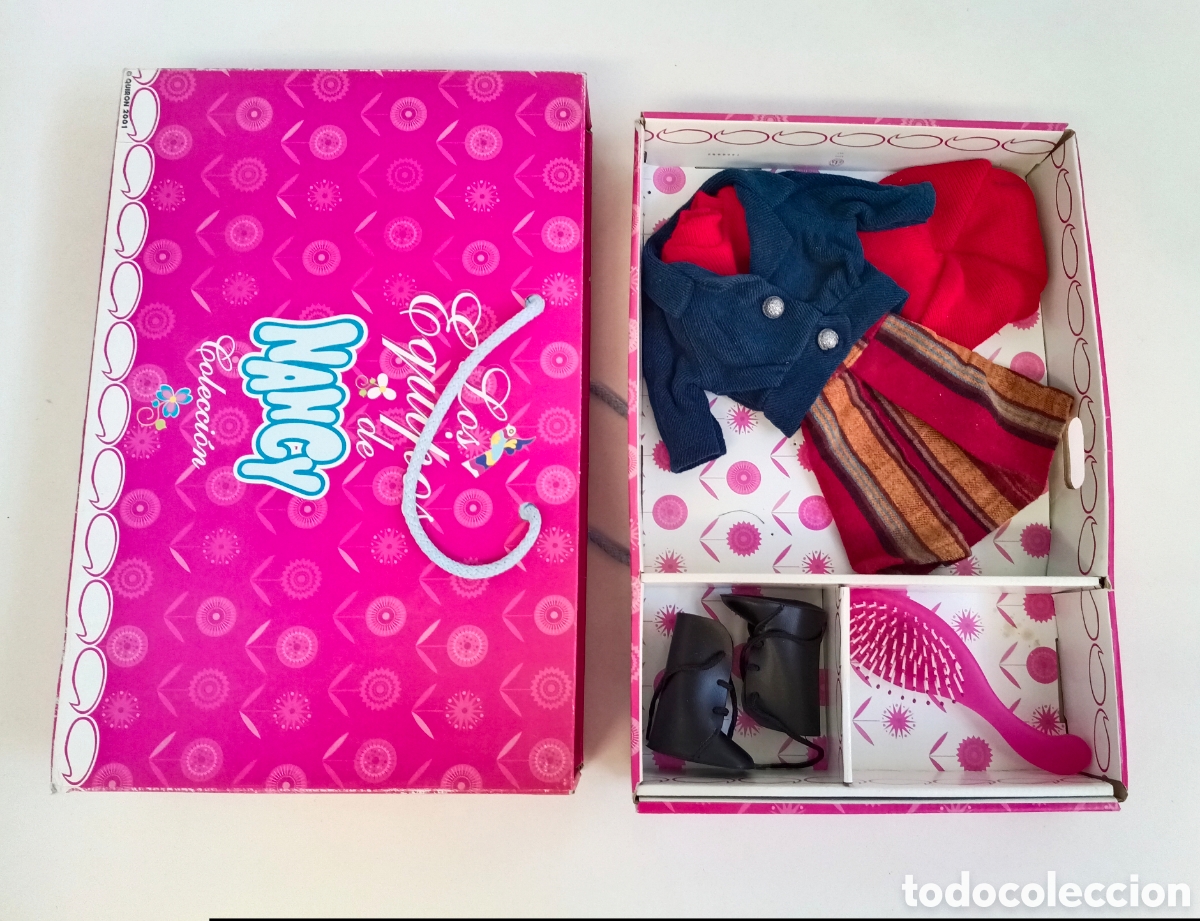 Mu&ntilde;ecas Nancy y Lucas: Nancy Quir&oacute;n colecci&oacute;n los equipos, conjunto Boulevard gorro, jersey rojo, chaqueta, botas en caja