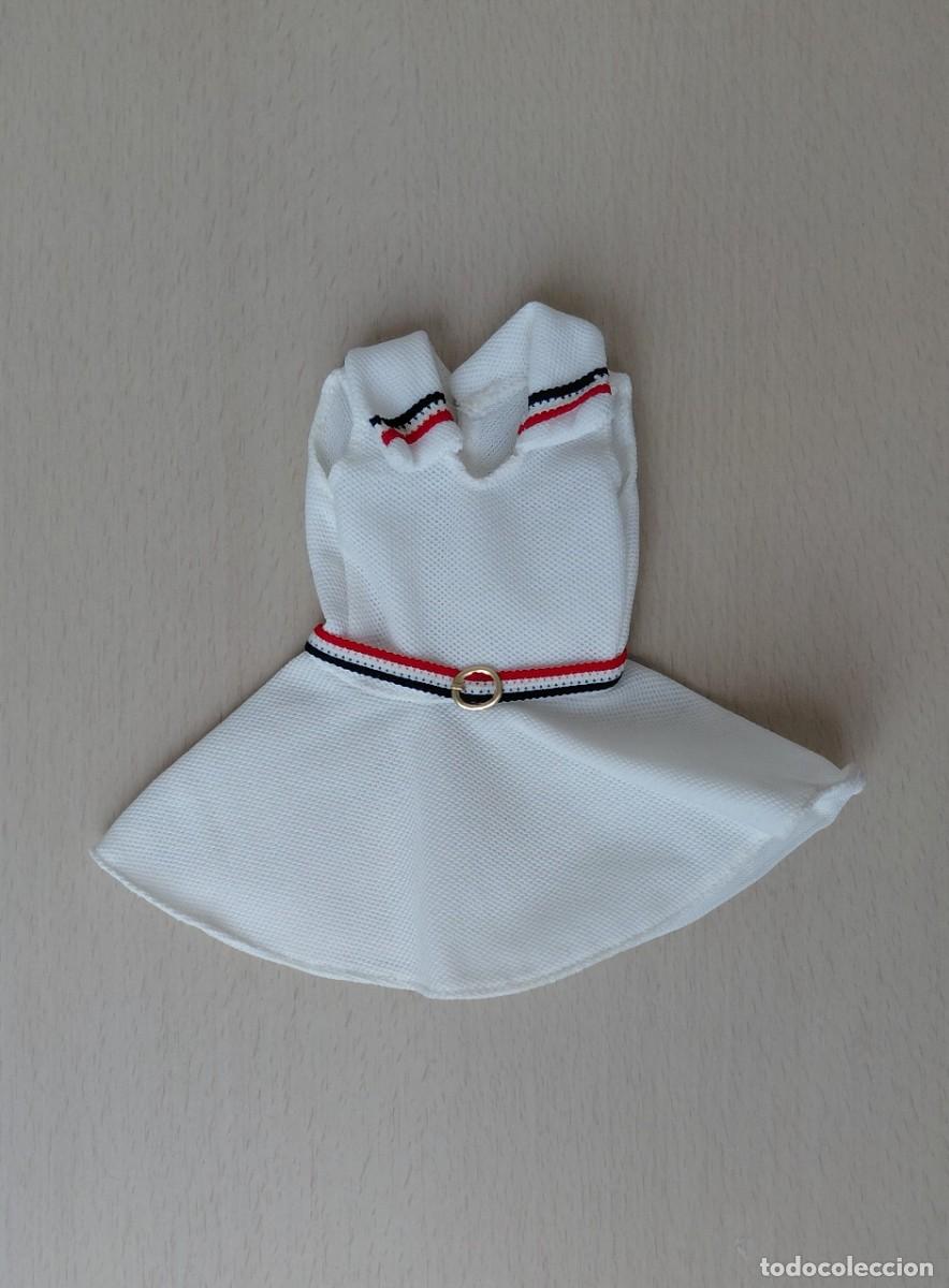 Mu&ntilde;ecas Nancy y Lucas: NANCY VESTIDO CONJUNTO TENIS A&Ntilde;OS 70