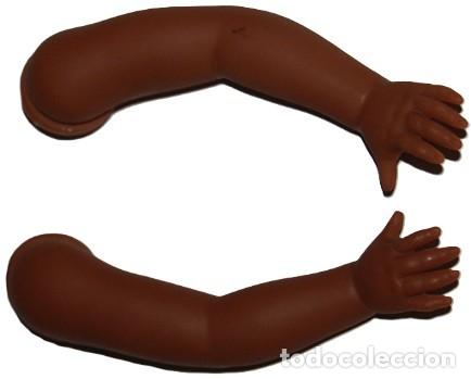Mu&ntilde;ecas Nancy y Lucas: BRAZOS ORIGINALES PARA MU&Ntilde;ECA NANCY NEGRA DE LOS A&Ntilde;OS 70
