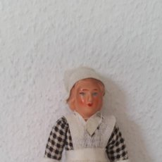 Muñecas Porcelana: ANTIGUA MONEQUINA DE COLECION PORCELANA GERMANY ROPAS ORIGINALES ANOS 20,30. Lote 244524010