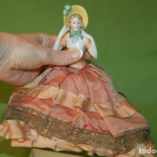 Muñecas Porcelana: BOMBONERA ALEMANA DE PORCELANA. Lote 286160393
