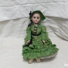Bambole Porcellana: MUÑECA SIGLO XIX CABEZA PORCELANA, CUERPO COMPOSICION, VESTIDO ORIGINAL DE LA EPOCA