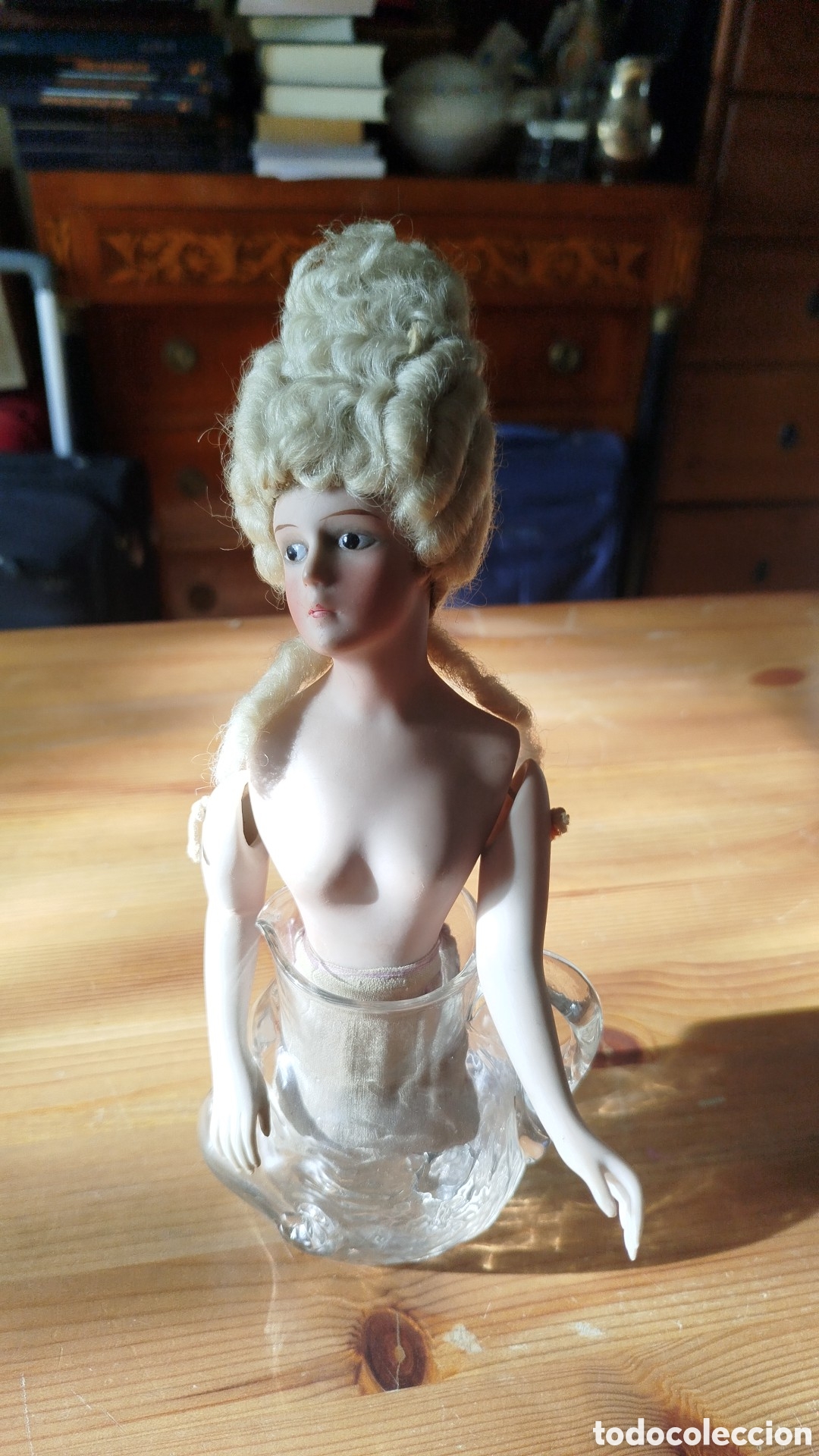 Mu&ntilde;ecas porcelana: Mu&ntilde;eca busto con gran peluca - Foto 1