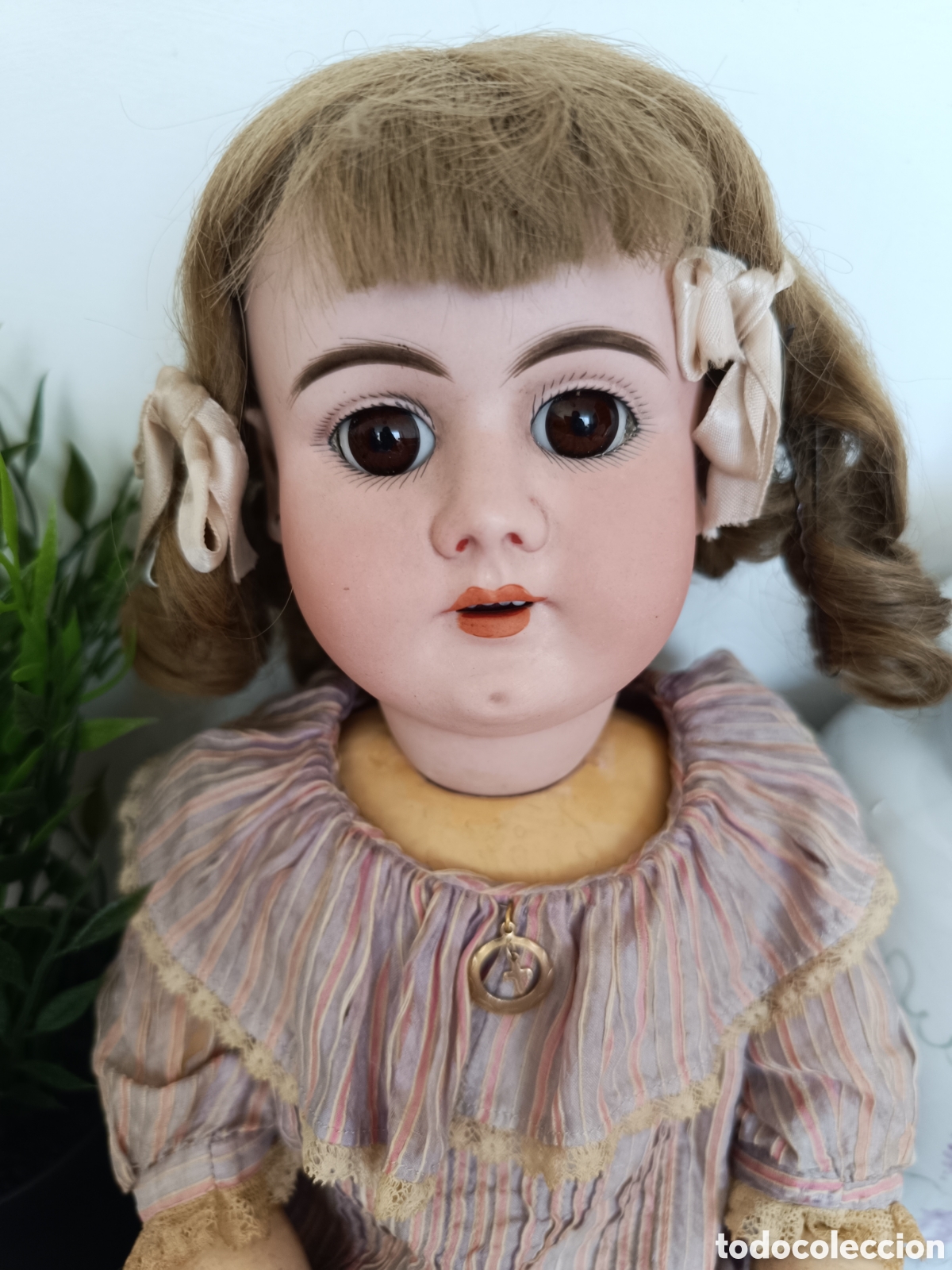 Mu&ntilde;ecas porcelana: Mu&ntilde;eca antigua alemana marca handwerck