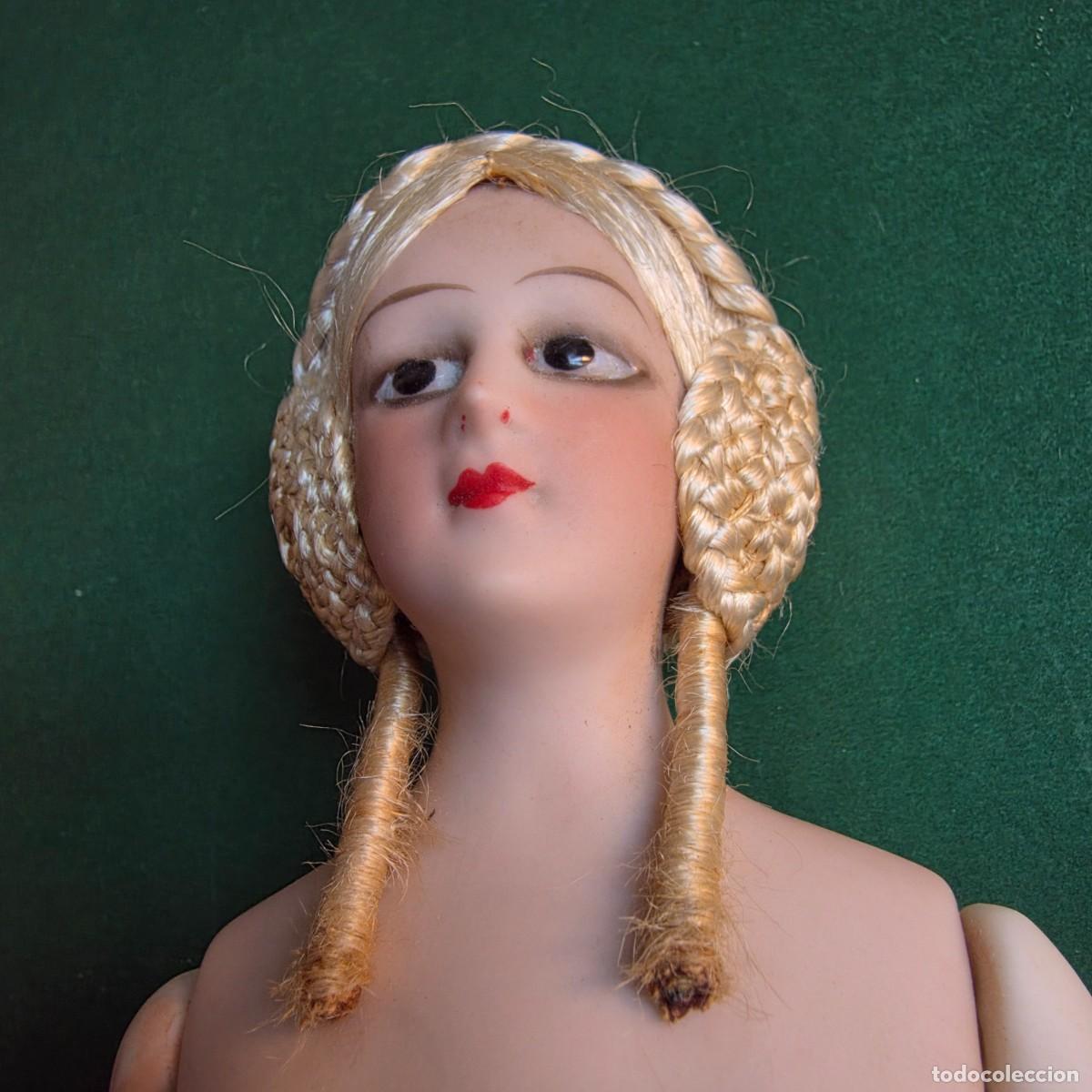 Mu&ntilde;ecas porcelana: Antiguo busto de mu&ntilde;eca porcelana bidcuit con manos 1920-30 Art Deco HALF DOLL