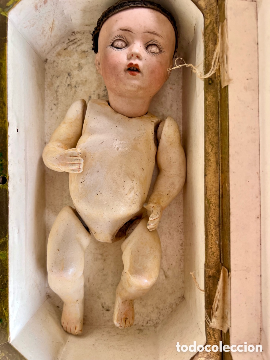 Mu&ntilde;ecas porcelana: Antigua mu&ntilde;eca alemana Character Baby de biscuit &middot; Ojos durmientes de cristal &middot; Principios s. XX