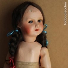 Muñecas Porcelana: ANTIGUA MUÑECA DE CARTON PIEDRA ALEMANA CON CARA DE PORCELANA PARIS. Lote 140208640