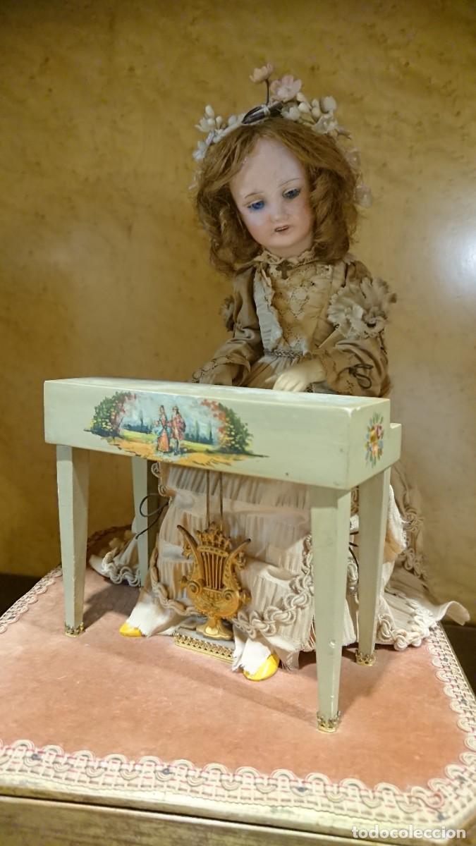Mu&ntilde;ecas porcelana: Mu&ntilde;eca aut&oacute;mata - Foto 1