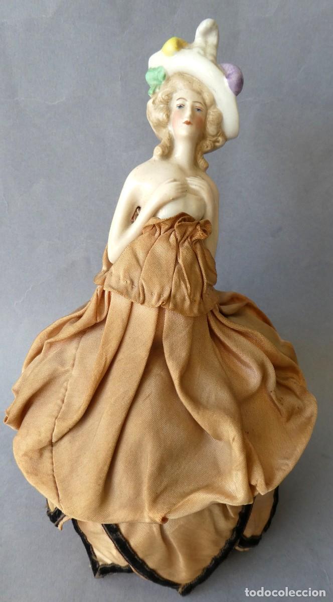 Mu&ntilde;ecas Porcelana: ANTIGUA CAJA POLVERA ART DECO - MU&Ntilde;ECA DE PORCELANA PPIO.S.XX