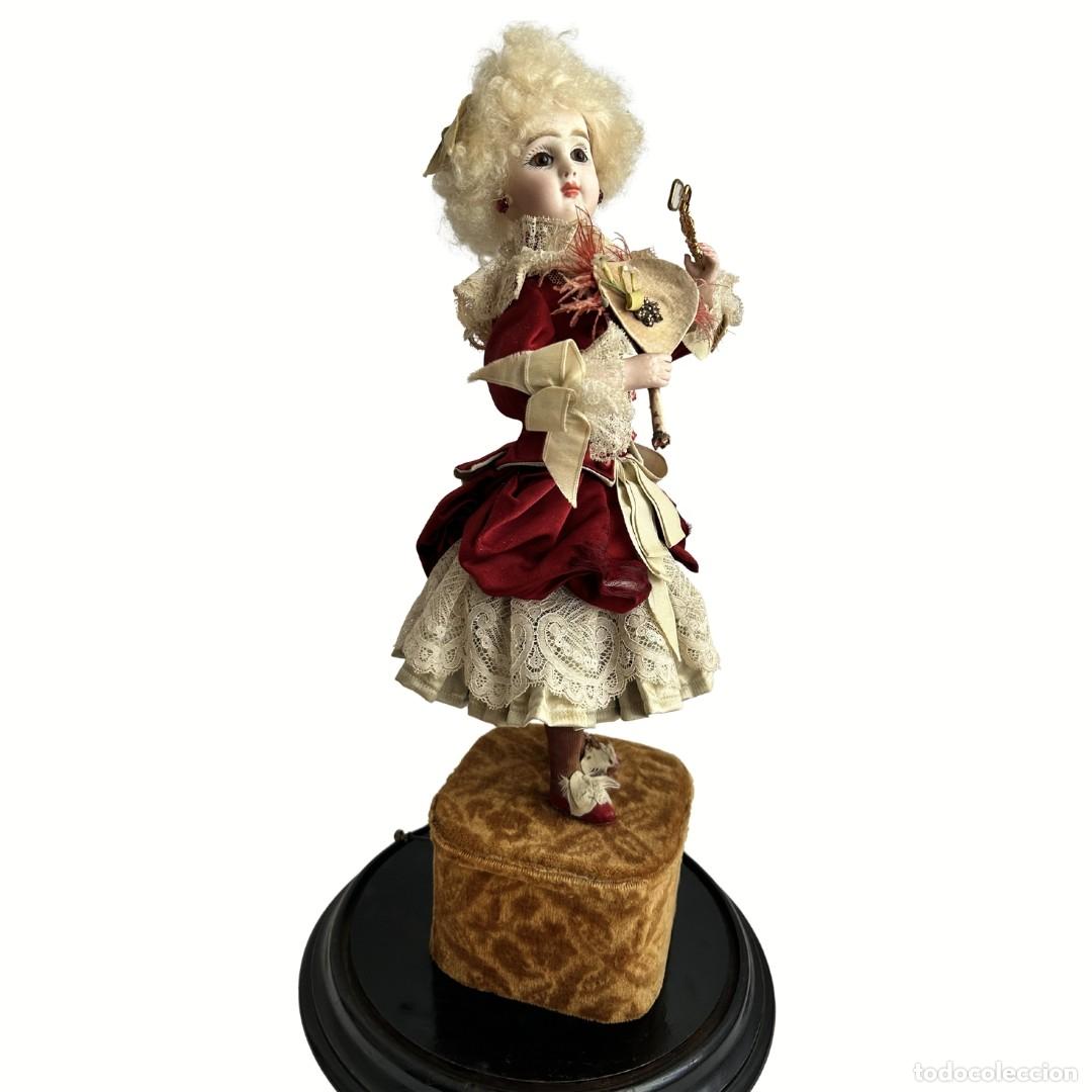 Bonecas Porcelana: Mu&ntilde;eca aut&oacute;mata con caja de m&uacute;sica, Jumeau, f. s. XIX - Francia