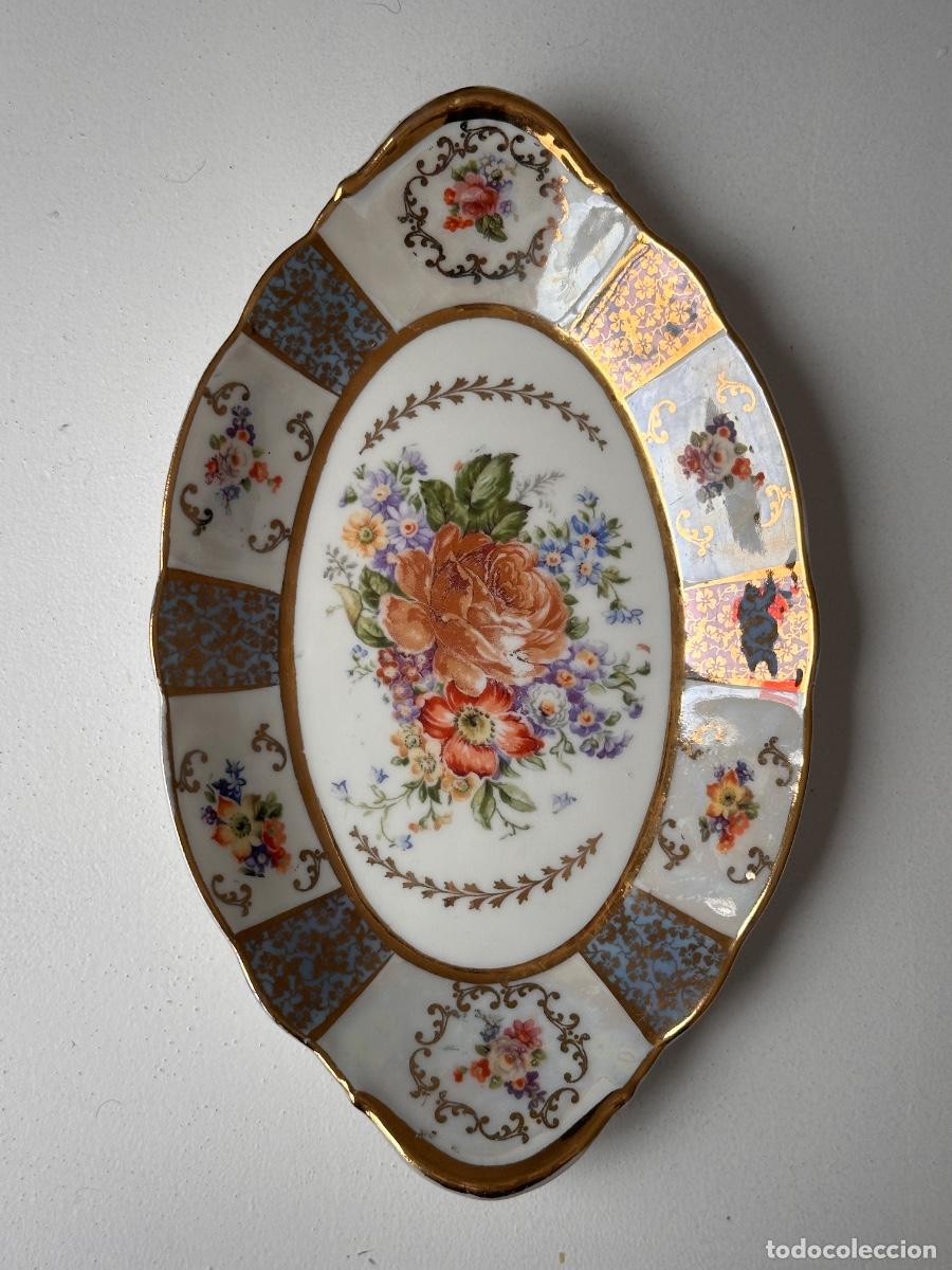 Mu&ntilde;ecas porcelana: Limoges &mdash; plato ovalado floral con dorado