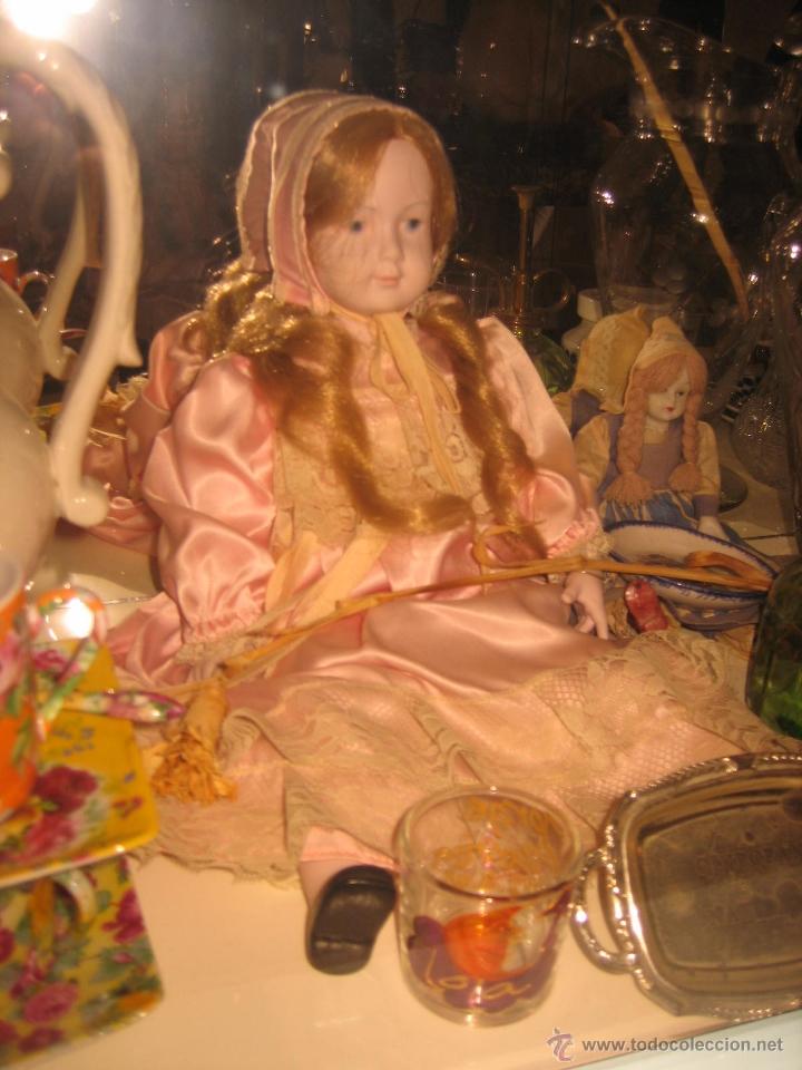 Mu&ntilde;ecas porcelana: Mu&ntilde;eca protestante de procelana. 30 cm. aprox - Foto 1