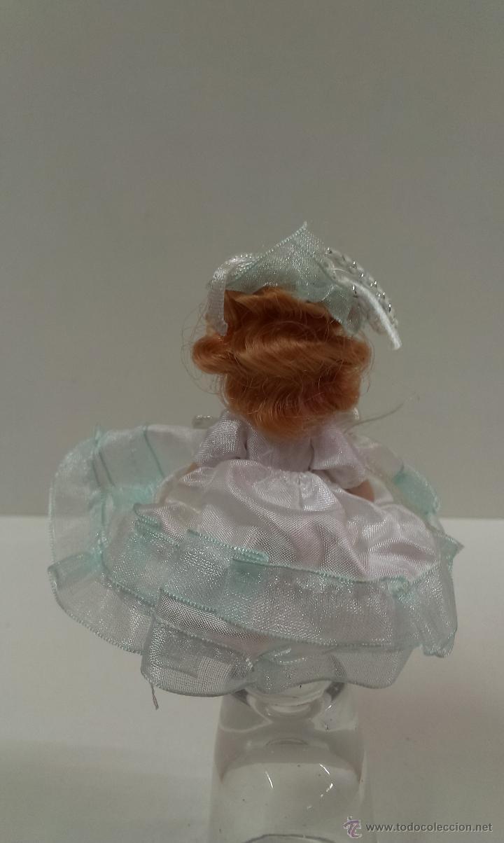 Mu&ntilde;ecas porcelana: PEQUE&Ntilde;A MU&Ntilde;ECA ARTICULADA - Foto 2
