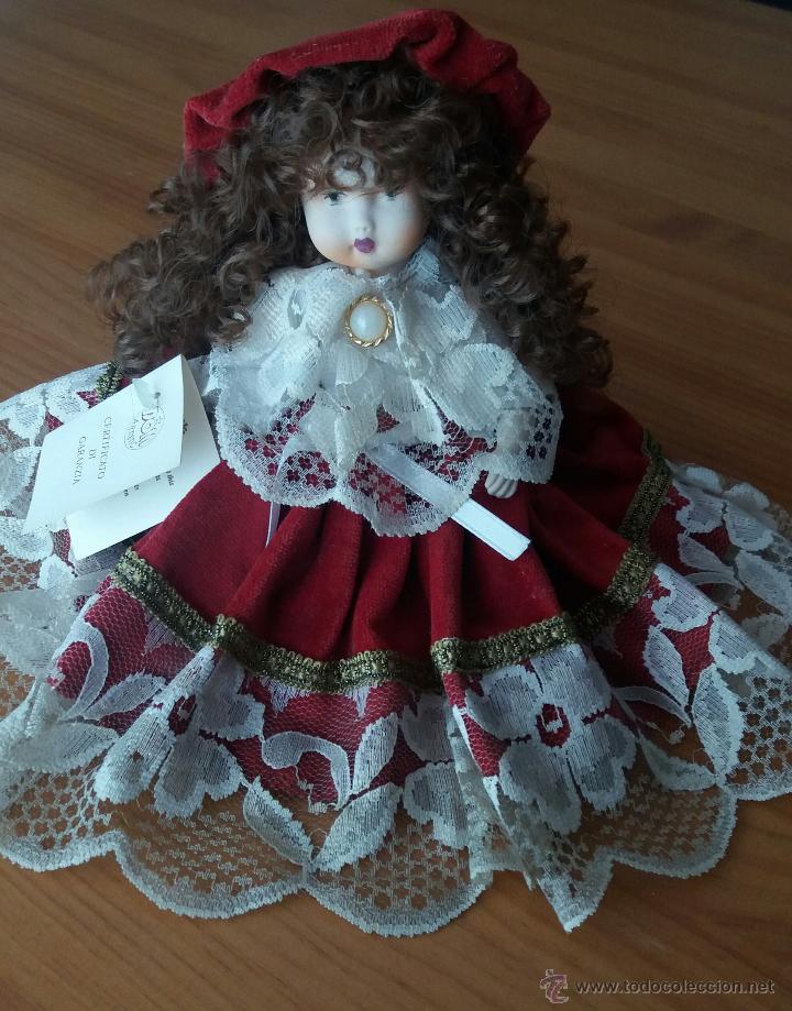 muñeca de porcelana con vestido de terciopelo r - Comprar Bonecas