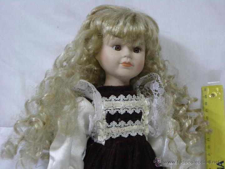 Mu&ntilde;ecas porcelana: ANTIGUA MU&Ntilde;ECA DE PORCELANA CON COMPLEMENTOS - Foto 2